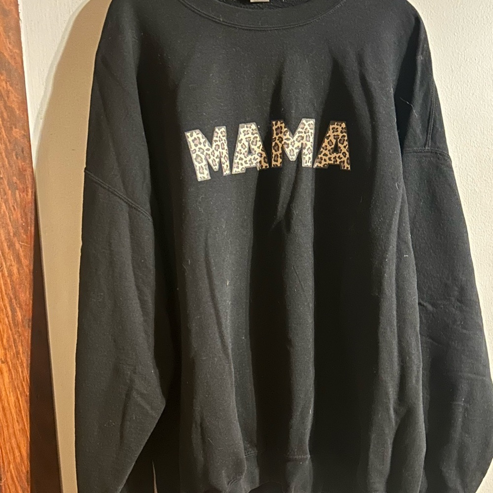 Black 'MAMA' Sweatshirt with Leopard Print